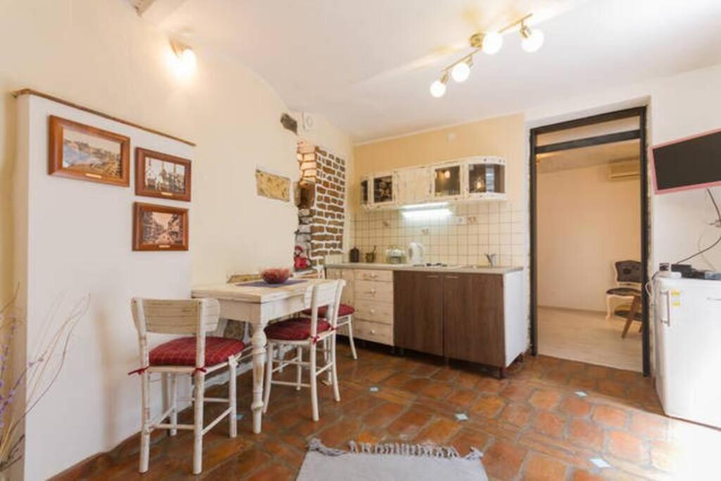 Apartment Hidden Gem On Prime Location *